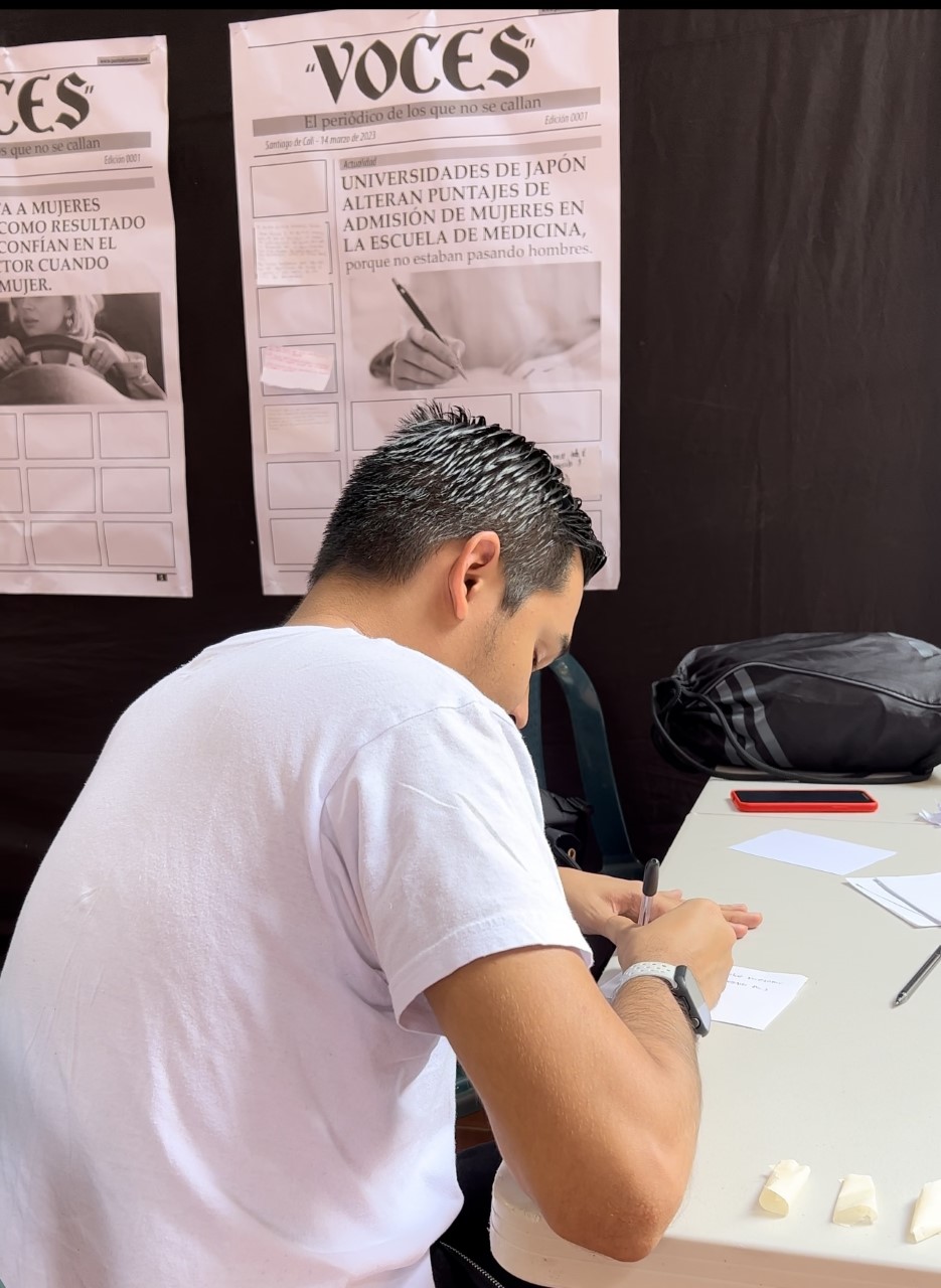 “VOCES”: EL PERIÓDICO DE LOS QUE NO SE CALLAN Pontificia Universidad Javeriana